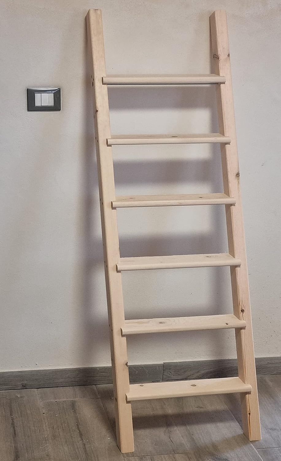 Scala in legno per soppalco e letto a castello